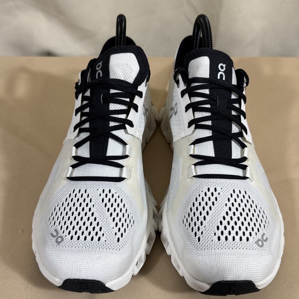 On Cloud X Women’s Road Running Shoes Size 8 White And Black Lace Up Athletic